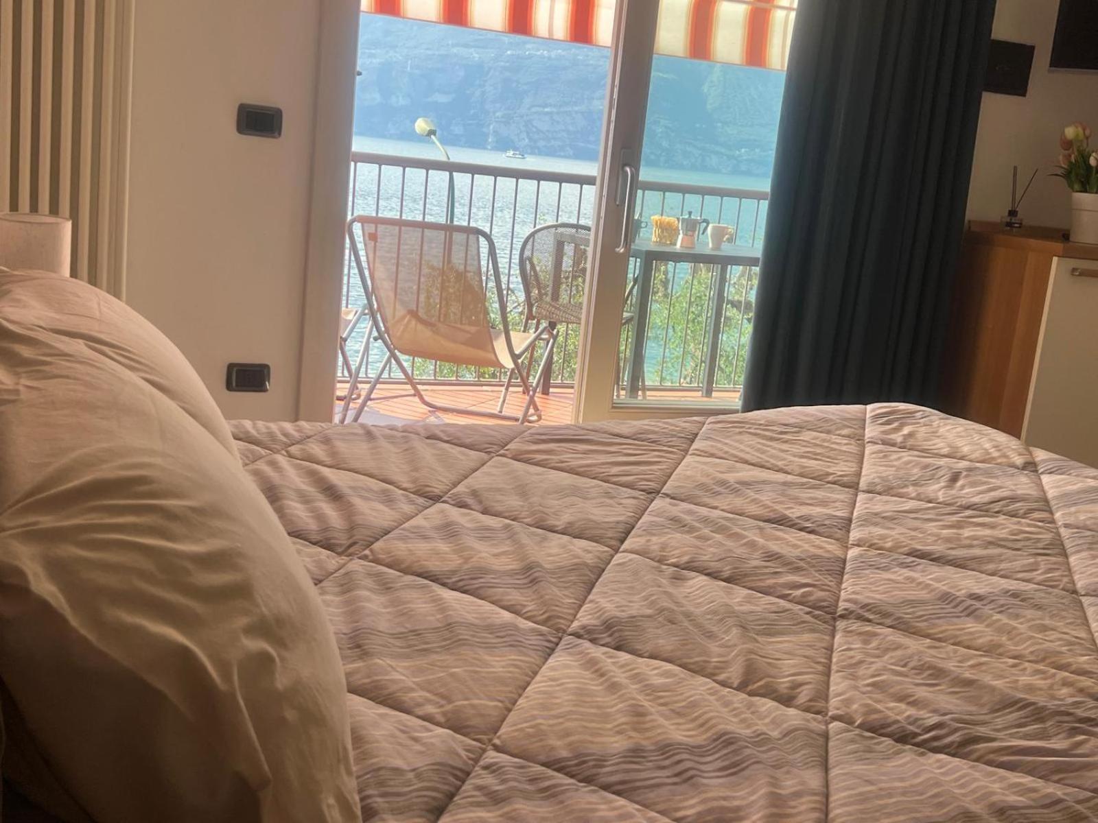Residence Villa Al Lido Brenzone sul Garda Exterior photo
